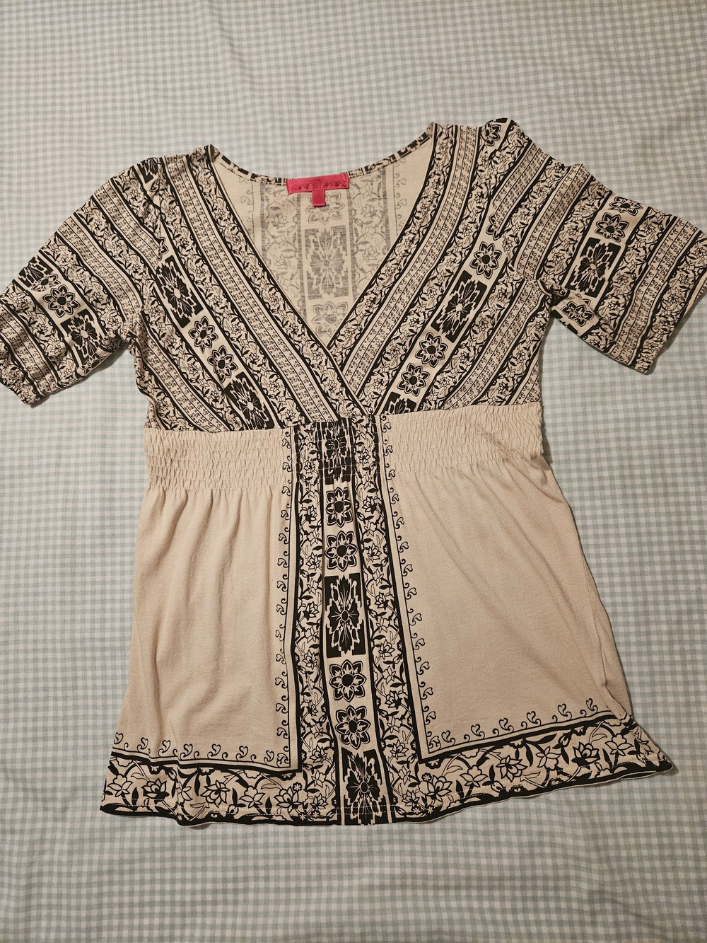 Almost Famous Cream and Black Patterned V-Neck Blouse
